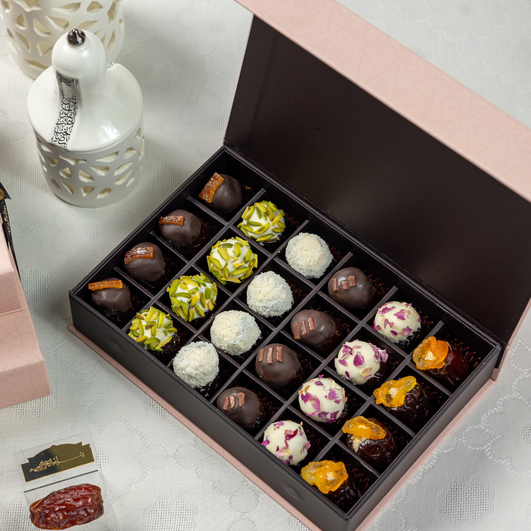 Ramadan Medium Signature Box - 24 Pcs