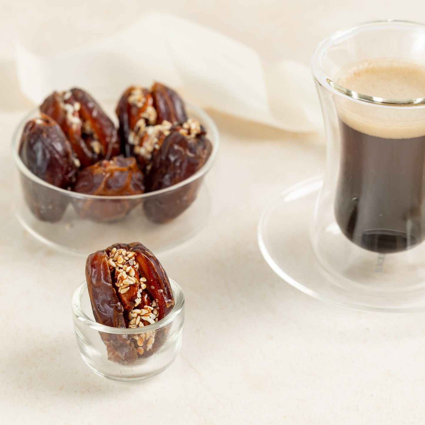 Mejdoul Date with Caramelized Sesame Almond - Tamr Boutique